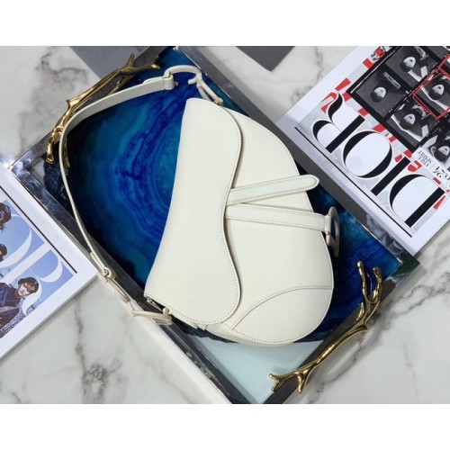 Dior SADDLE-TAS VAN KALFSLEER Tas M0446C wit