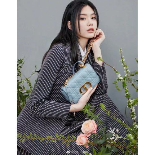 Dior KLEINE DIOR CAROBAG Zacht Cannage-kalfsleer M9241 hemelsblauw