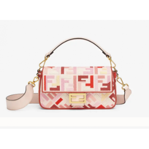 FENDI BAGUETTE-tas uit de Lunar New Year Limited Capsule 8BR600A-collectie