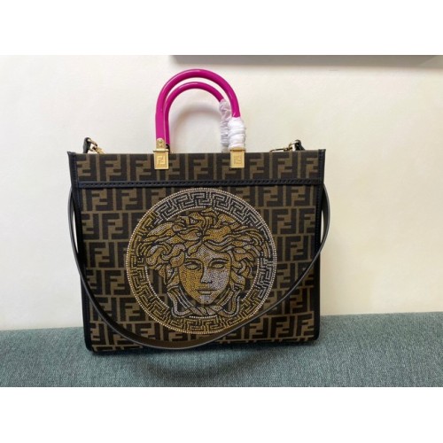 FENDI LARGE borduurtas 8BH386AB bruin