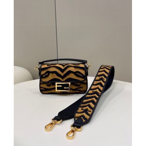 FENDI MINI BAGUETTE stoffen schoudertas 8BM025 bruin