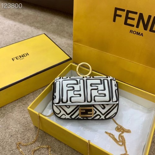 FENDI NANO BAGUETTE CHARM nappaleer 7AR844