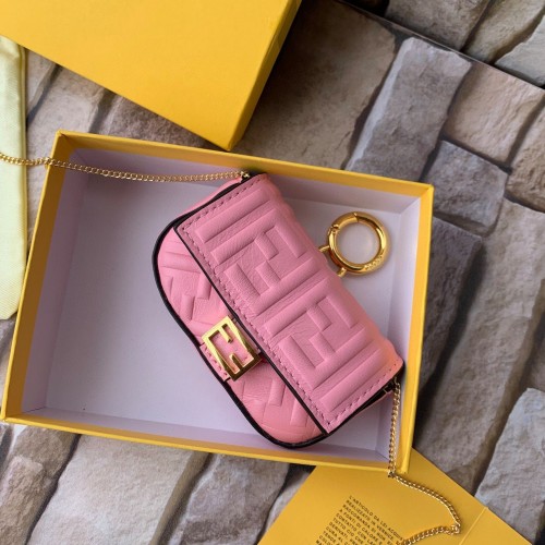 FENDI NANO BAGUETTE CHARM nappaleer 7AR844 roze