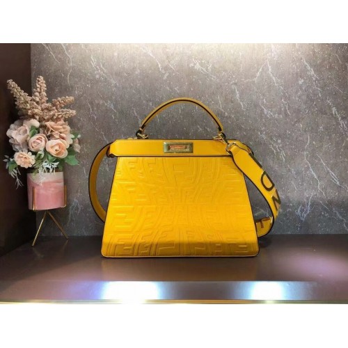 FENDI PEEKABOO ICONIC ESSENTIALLY leren tas F1519 geel