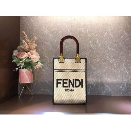 FENDI SUNSHINE SHOPPER Medium tas van gevlochten stro F1620 beige