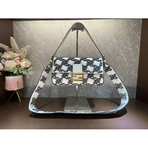 Fendi BAGUETTE Tas van zwart en grijs gevlochten leer 8BR600A