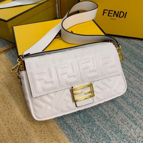 Fendi BAGUETTE Schoudertas 8BR600 wit