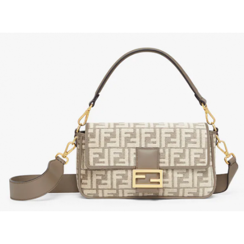 Fendi Baguette Duifgrijze tas van tapijtstof FF 8BS010A