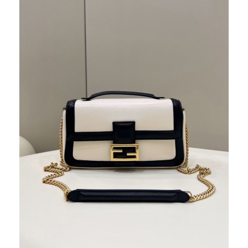 Fendi Baguette Schapenvacht tas 8BR6550 Creme zwart