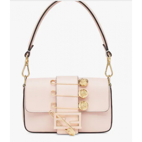 Fendi Broche mini baguette Fendace leren tas 8BS066A roze