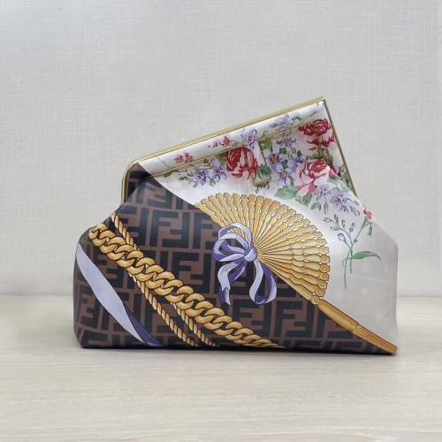 Fendi First Medium Fendace Wit bedrukte zijden tas 8BP127A bruin