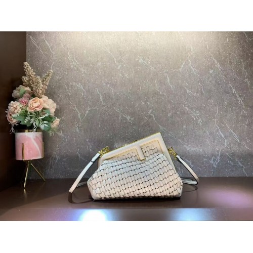 Fendi First Kleine leren vlechttas 8BP129A creme
