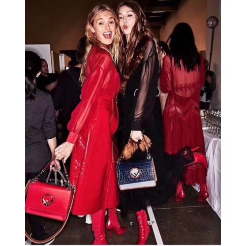 Fendi KAN I kalfsleren tas FD2670 rood