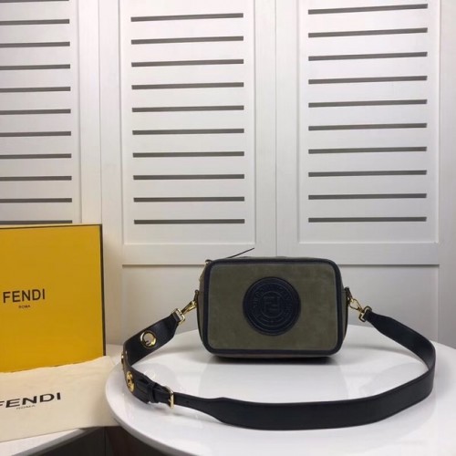 Fendi MINI CAMERA CASE suède tas 8BS019A groen