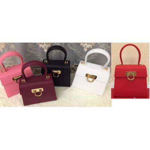 Kleine schoudertas van Ferragamo kalfsleer SF0618