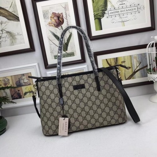 Gucci GG Supreme canvas draagtas 353440 bruin