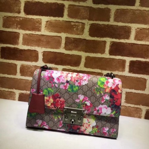 Gucci hangslot Blooms GG Supreme schoudertas 409486 roze