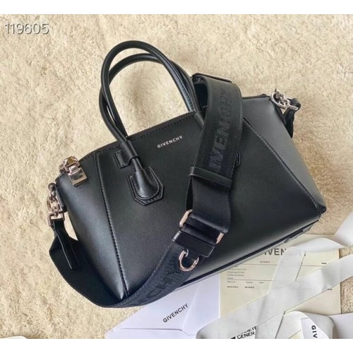 Givenchy Original Small Antigona Bag van generfd kalfsleer BB0273 zwart