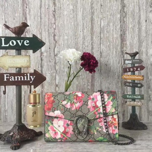 Gucci Dionysus GG Supreme canvas schoudertas 409340 rood