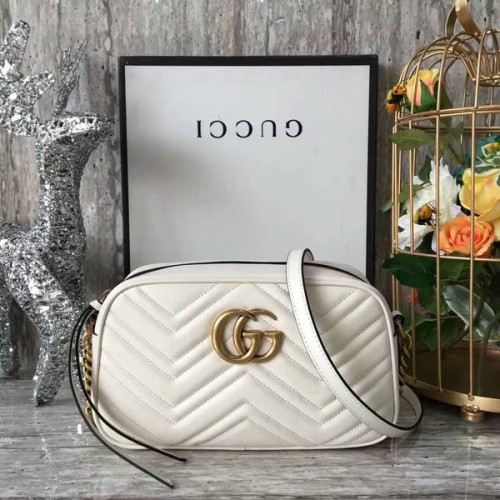 Gucci GG Marmont Matelasse schoudertas 447632A wit