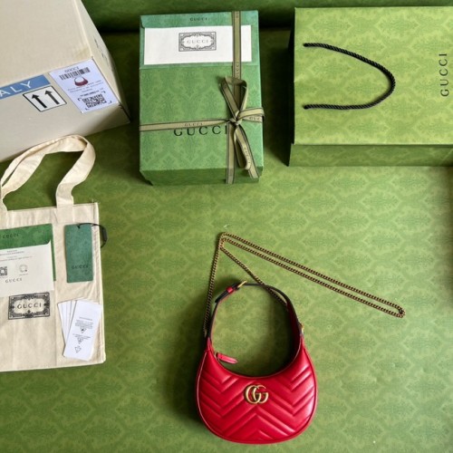 Gucci GG Marmont mini-tas in de vorm van een halve maan 699514 rood