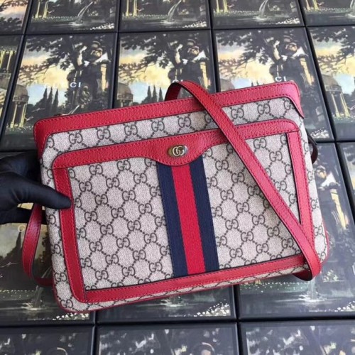 Gucci GG Supreme medium schoudertas 523354 rood