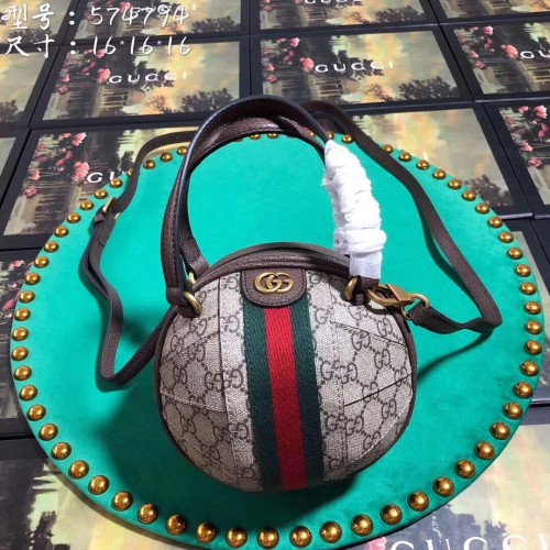 Gucci Queen Margaret GG kleine tas met handvat aan de bovenkant 574749
