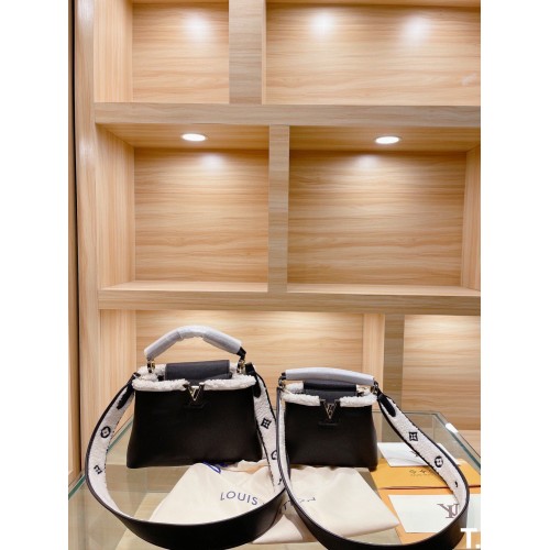 Louis Vuitton CAPUCINES BB MM Wol M58608 Zwart