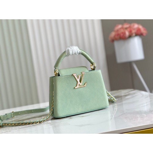 Louis Vuitton CAPUCINES MINI M81190 lichtgroen