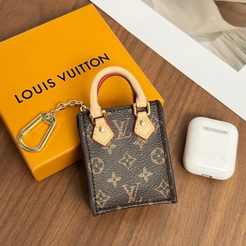 Louis Vuitton Hangers CE9378