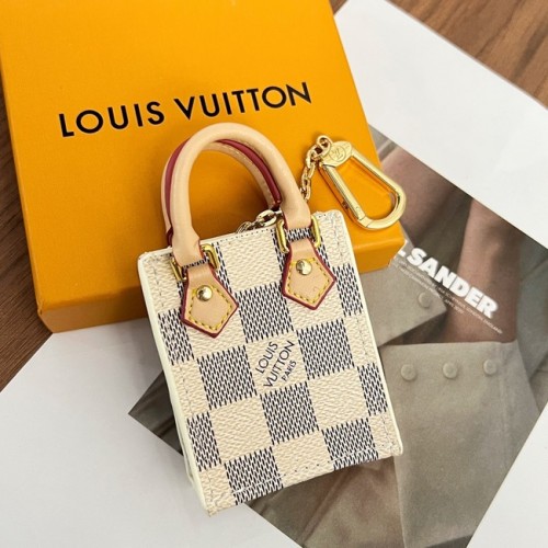 Louis Vuitton Hangers CE9379