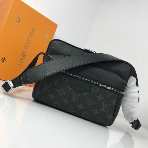 Louis Vuitton Monogram Canvas Messenger PM Zwart M43845