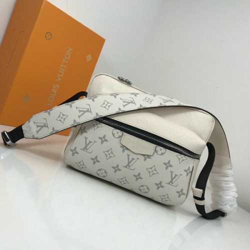 Louis Vuitton Monogram Canvas Messenger PM Wit M43845