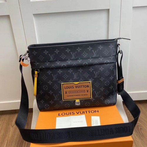 Louis Vuitton origineel lederen monogram Eclipse Messenger PM Voyager M48219 koffie