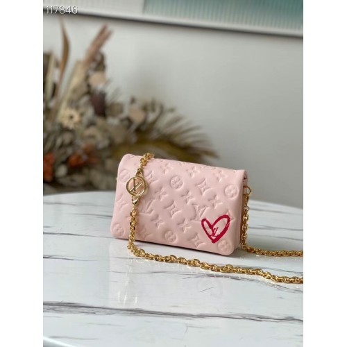 Louis Vuitton POCHETTE COUSSIN M80834 roze