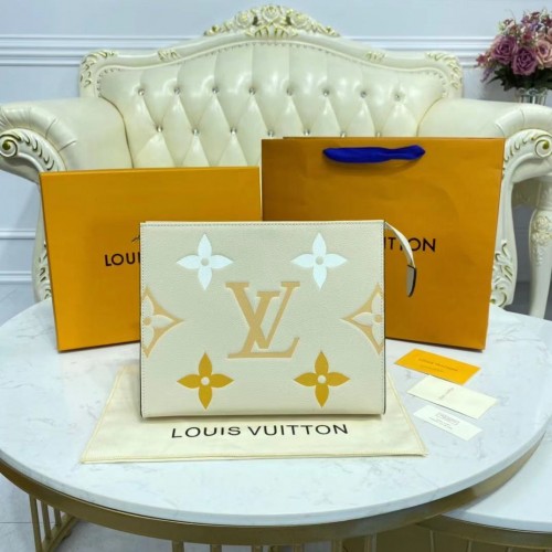 Louis Vuitton POCHETTE VOYAGE MM M80504 Crème Saffraan
