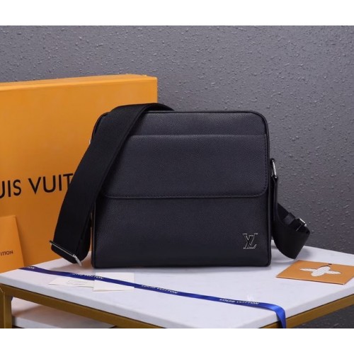 Louis Vuitton Taiga rundleer MESSENGER M30260 ZWART