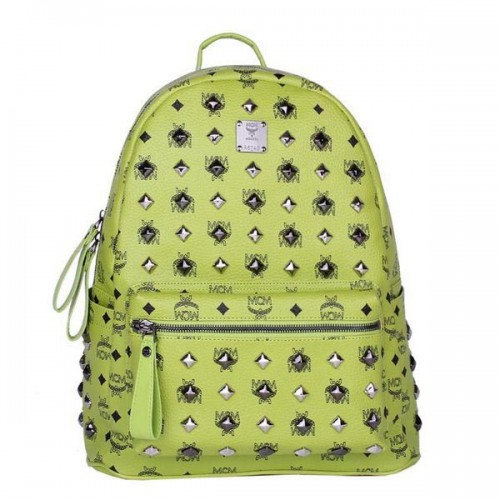 MCM Stark medium rugzak met studs MC2089 groen