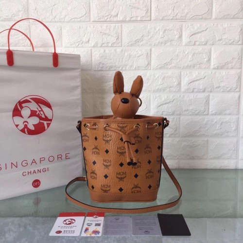 MCM Visetos bedrukte schoudertas met trekkoord MC8802