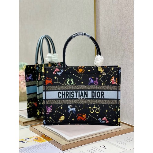 MEDIUM DIOR BOOK TOTE Zwart veelkleurig Dior Pixel Zodiac-borduursel M1296ZRUV