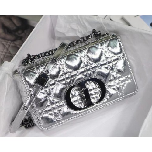 KLEINE DIOR CARO-TAS Zilverkleurig Dior Spatial gekreukt metallic kalfsleer M9241B