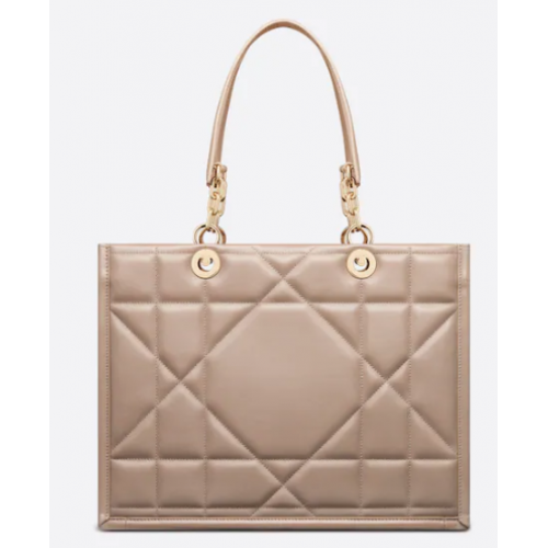 MEDIUM DIOR ESSENTIAL TOTE TAS Hazelnoot Archicannage kalfsleer M8721O