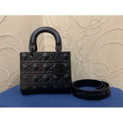 MEDIUM LADY DIOR TAS Cannage kalfsleer C2813 zwart