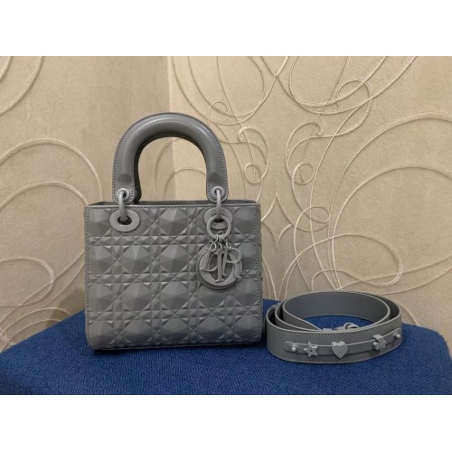 MEDIUM LADY DIOR TAS Cannage kalfsleer C2813 grijs