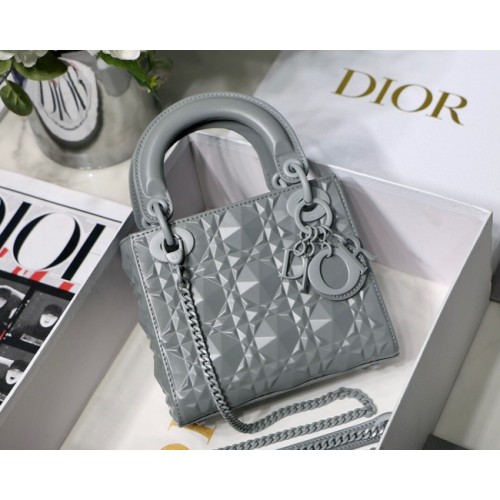 MEDIUM LADY DIOR BAG Cannage kalfsleer M0566OE grijs