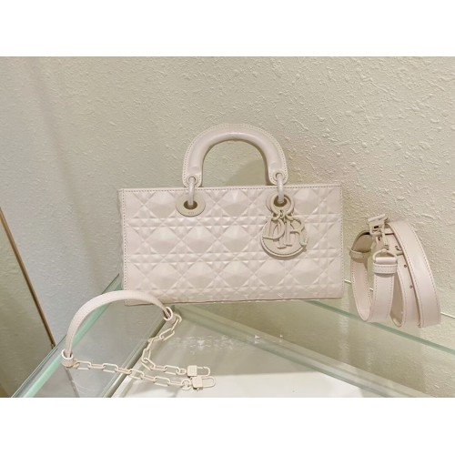 MEDIUM LADY DIOR TAS Cannage lamsleer C2811 CREAM