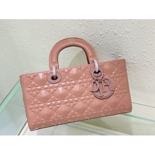 MEDIUM LADY DIOR TAS Cannage lamsleer C2811 roze