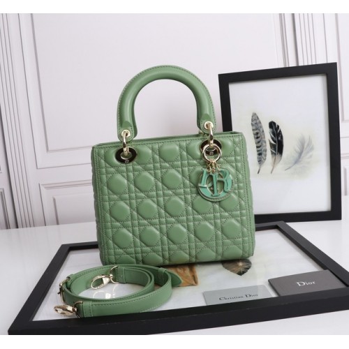 MEDIUM LADY DIOR TAS Cannage lamsleer M0565E groen