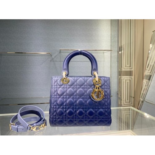 MEDIUM LADY DIOR BAG Gradient Cannage lamsleer M0565OS blauw