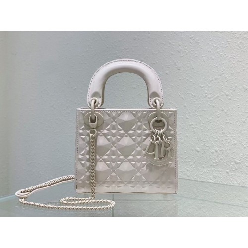 MINI LADY DIOR TAS Cannage kalfsleer C2815 wit